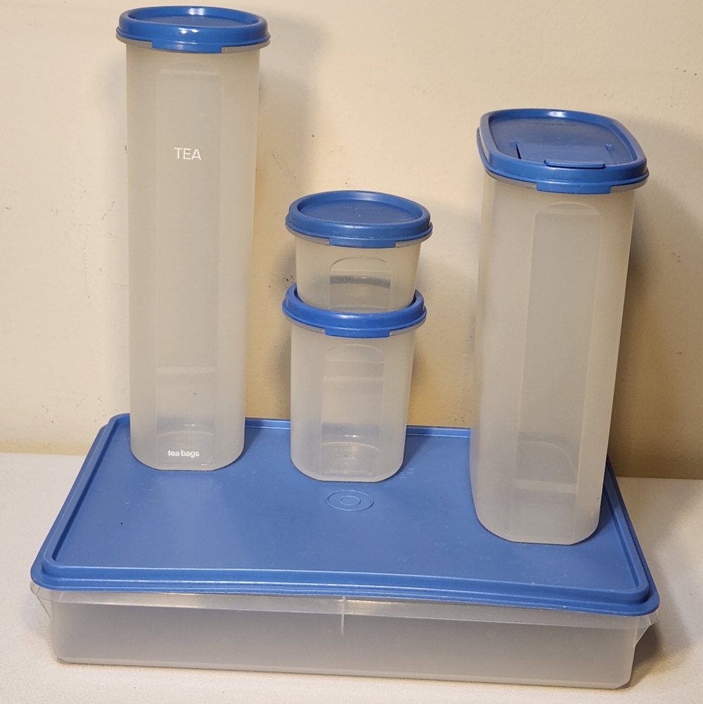 Vintage Tupperware Deli Meat Keeper and Four Modular Mates Containers